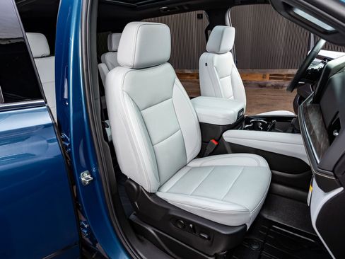 Used 2025 Chevrolet Suburban Premier w/ Sun And Tow Package image 27