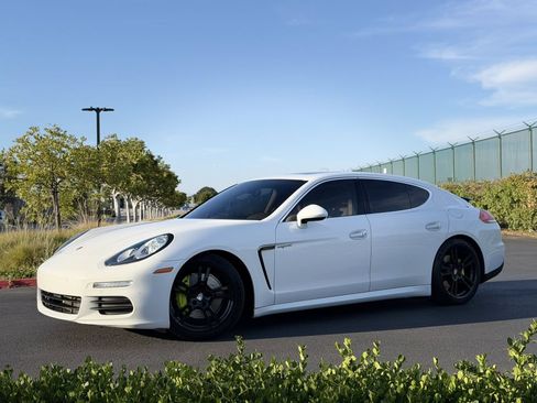 Used 2014 Porsche Panamera S RWD image 3