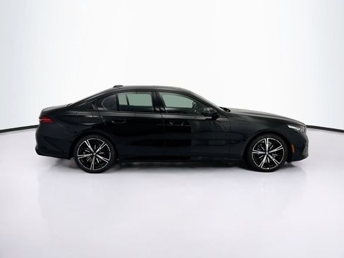 New 2026 BMW 530i xDrive w/ M Sport Package AWD/4WD image 4
