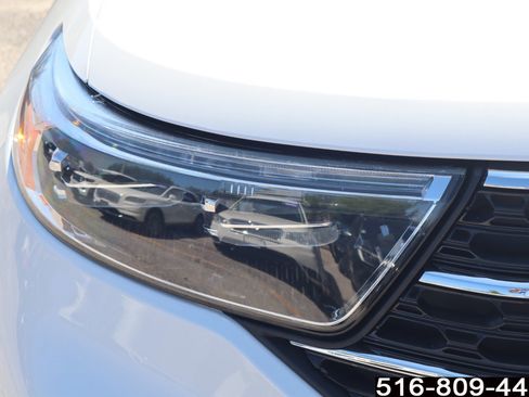 Used 2022 Ford Explorer XLT w/ Equipment Group 202A image 12