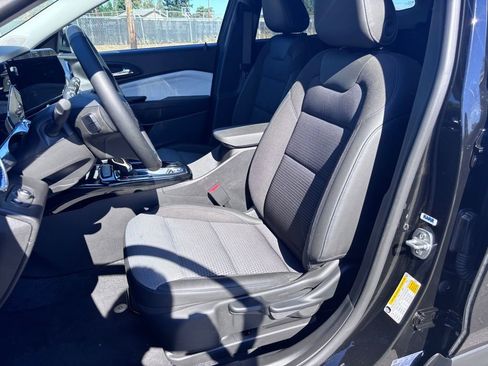 New 2025 Chevrolet Trax LT w/ LT Convenience Package image 38