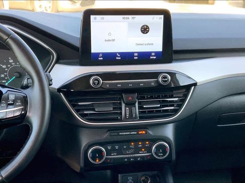 Used 2022 Ford Escape SE w/ SE Sport Appearance Package image 7