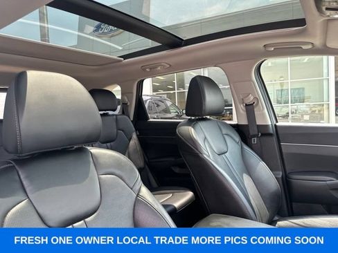 Used 2025 Kia Sorento S w/ Panoramic Sunroof Package FWD image 2