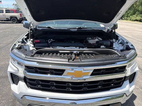 Used 2023 Chevrolet Silverado 1500 LT AWD/4WD image 26