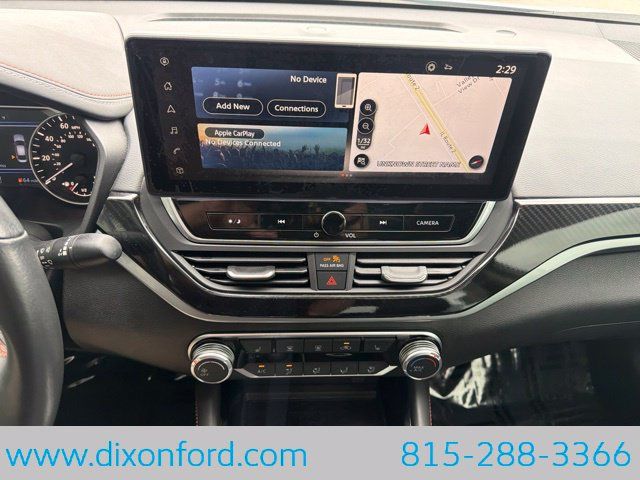 Used 2024 Nissan Altima 2.5 SR w/ SR Premium Package FWD image 14