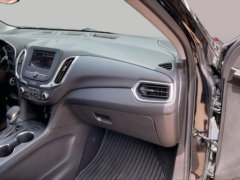 Used 2024 Chevrolet Equinox LT FWD image 18