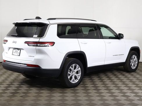 Used 2023 Jeep Grand Cherokee L Limited AWD/4WD image 13