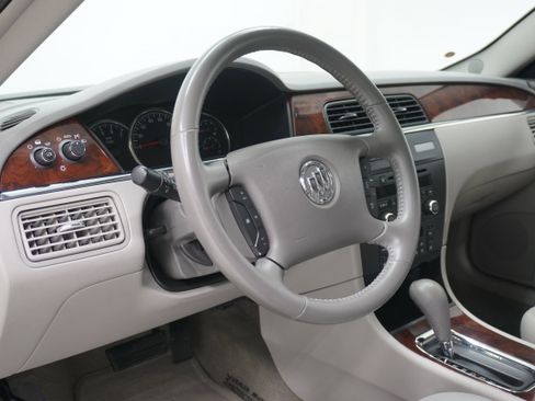 Used 2009 Buick LaCrosse CX FWD image 8