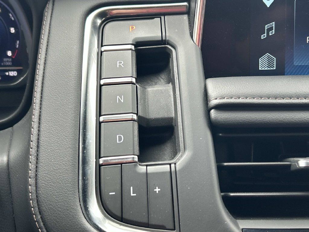Certified 2023 Chevrolet Tahoe High Country w/ Advanced Technology Package RWD image 26