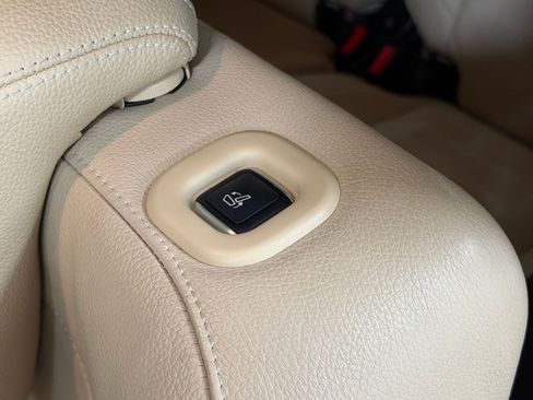Used 2018 Mercedes-Benz GLS 450 4MATIC image 45