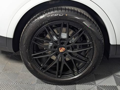 New 2026 Porsche Cayenne AWD/4WD image 13