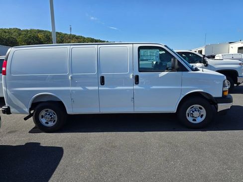 New 2025 Chevrolet Express 2500 w/ Enhanced Convenience Package image 6