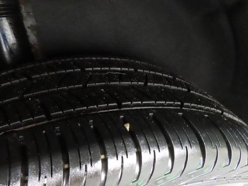 Used 2023 Volkswagen Tiguan SE R-Line image 34