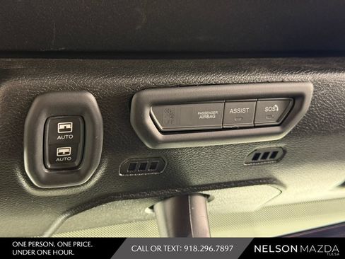 Used 2022 Jeep Wrangler Unlimited Sahara w/ Cold Weather Group AWD/4WD image 35