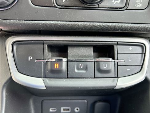 Used 2024 GMC Terrain SLE w/ Driver Convenience Package AWD/4WD image 19