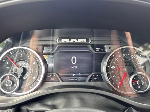 New 2026 RAM 1500 Express AWD/4WD image 17