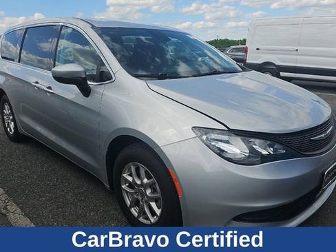 Used 2023 Chrysler Voyager LX FWD image 1