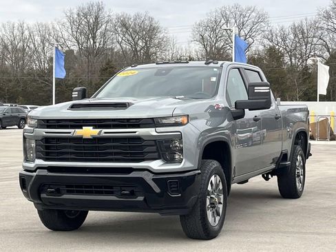 Certified 2024 Chevrolet Silverado 2500 Custom w/ Custom Value Package image 3