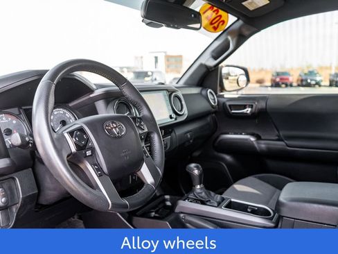 Used 2021 Toyota Tacoma TRD Sport image 17