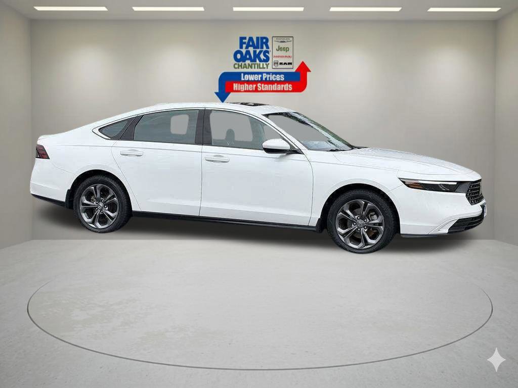Used 2023 Honda Accord EX image 4