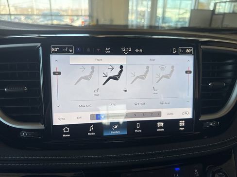 New 2026 Chrysler Pacifica Select FWD image 29