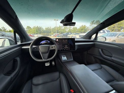 Used 2024 Tesla Model X AWD/4WD image 18