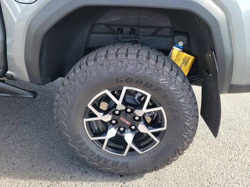 Used 2024 GMC Canyon AT4X image 13