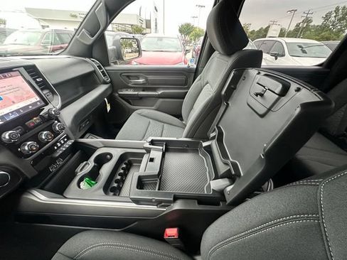 New 2026 RAM 1500 Express AWD/4WD image 23