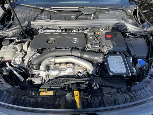 Certified 2025 Mercedes-Benz GLA 250 4MATIC w/ Driver Assistance Package image 36