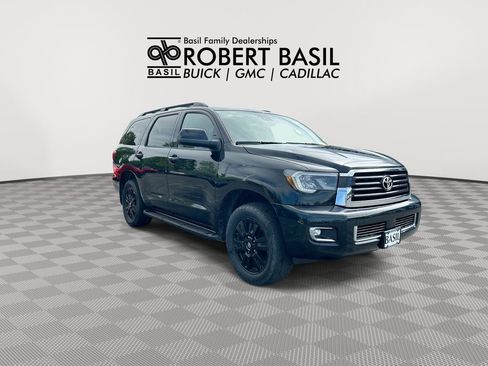 Used 2018 Toyota Sequoia TRD Sport AWD/4WD image 2