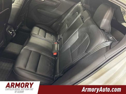 Used 2023 Volvo XC40 B5 Core w/ Convenience Package image 26