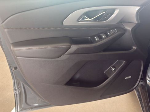 Used 2020 Chevrolet Traverse RS FWD image 10