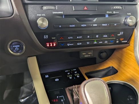 Used 2020 Lexus RX 450h AWD w/ Premium Package image 19