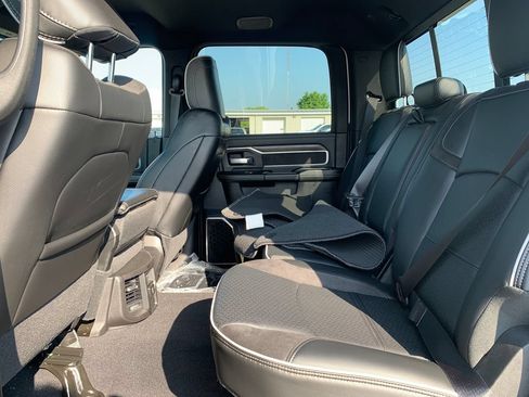 Used 2026 RAM 2500 Laramie AWD/4WD image 18