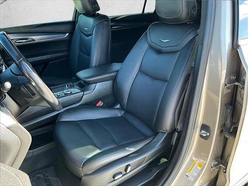 Used 2022 Cadillac XT6 Luxury image 27