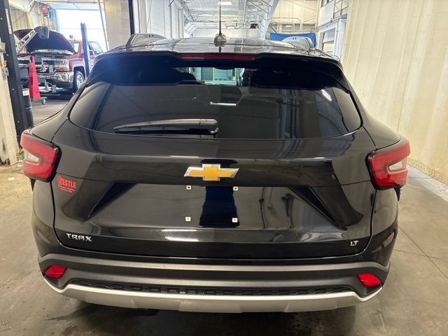 Used 2025 Chevrolet Trax LT FWD image 5