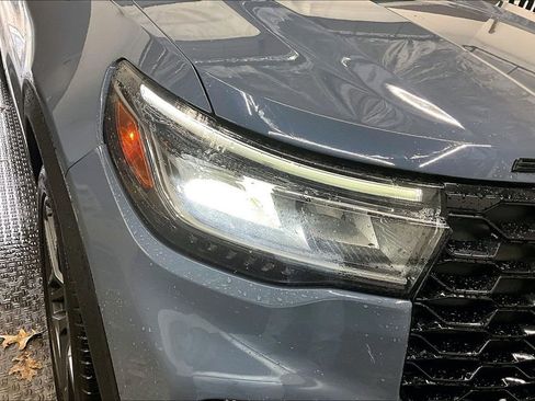 Used 2025 Ford Explorer ST-Line w/ Premium Package image 31