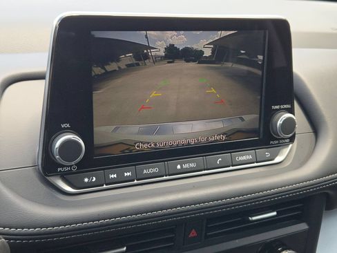 Certified 2026 Nissan Rogue SV FWD image 17