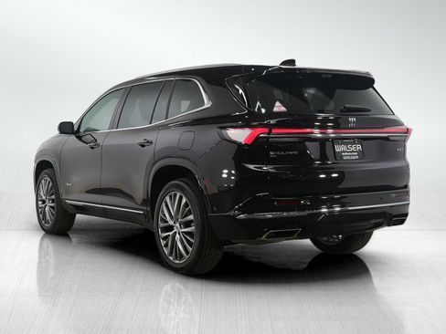 Used 2025 Buick Enclave Avenir image 3