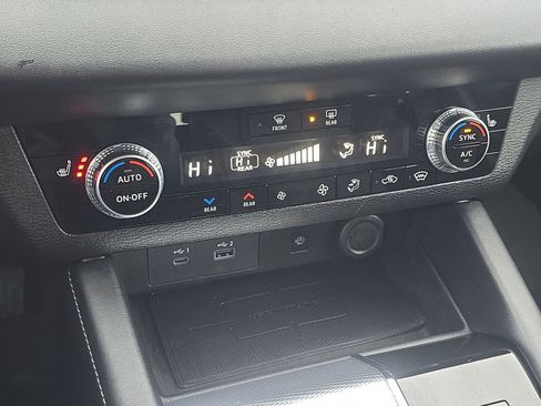 Used 2023 Mitsubishi Outlander SEL image 19