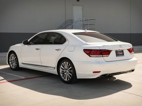 Used 2013 Lexus LS 460 w/ Comfort Pkg image 5