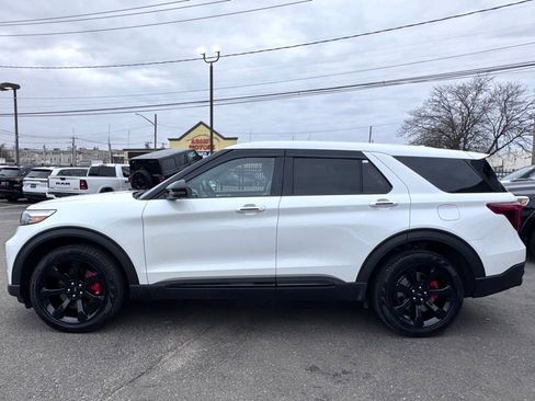 Used 2022 Ford Explorer ST w/ Equipment Group 401A image 4