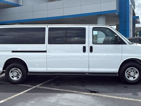 Used 2023 Chevrolet Express 3500 LT w/ LT Preferred Equipment Group RWD image 8