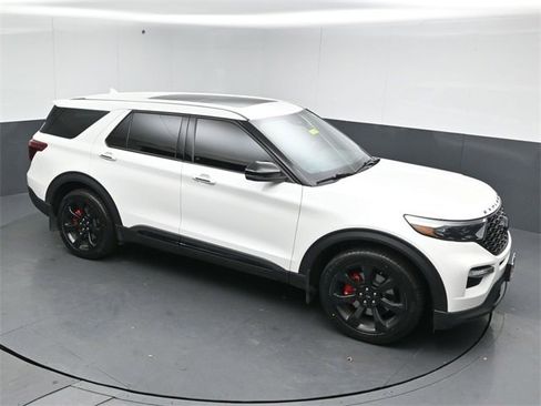 Certified 2022 Ford Explorer ST w/ ST Street Pack image 46