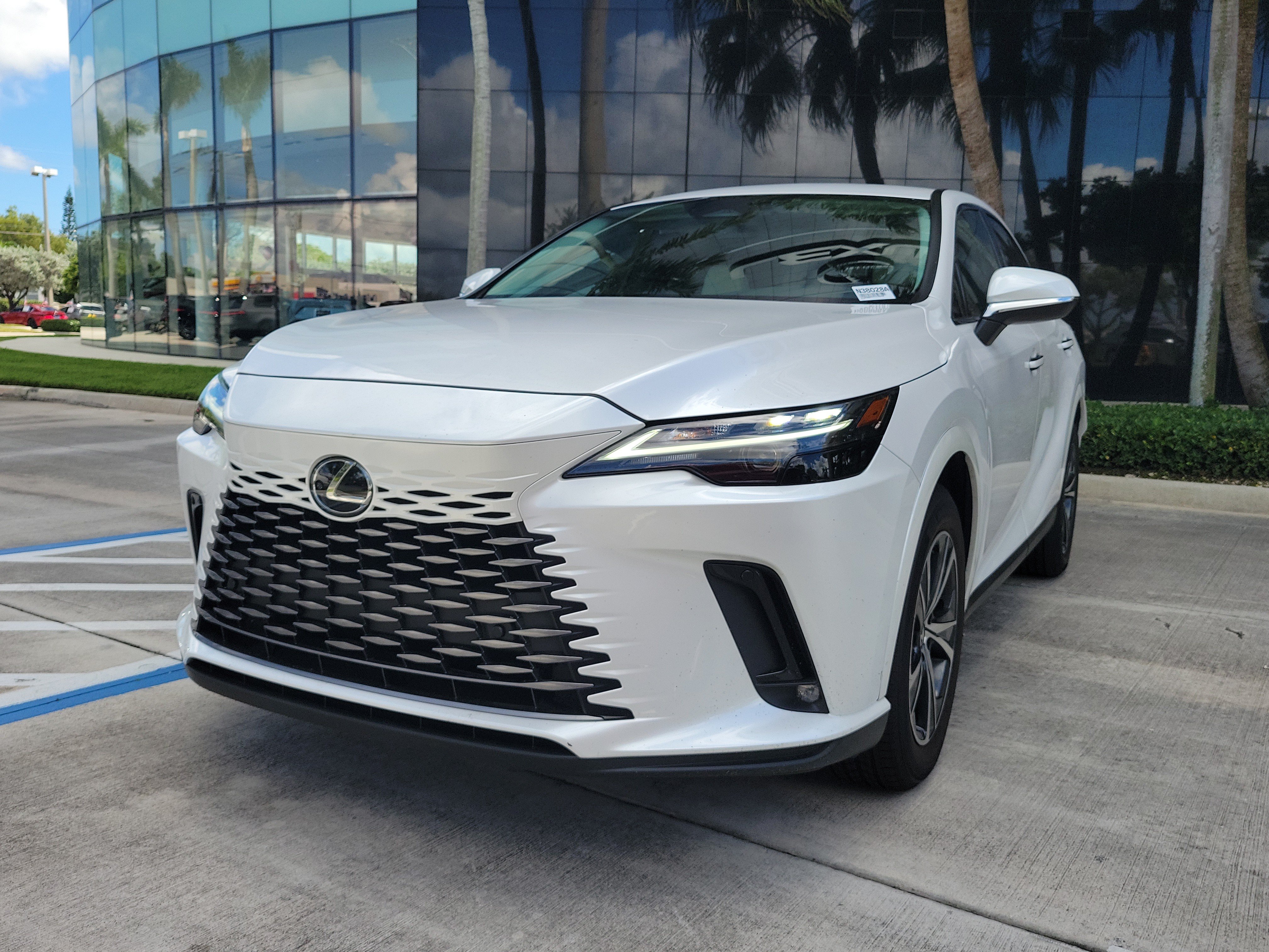 Used 2024 Lexus RX 350 FWD w/ Technology Package image 4