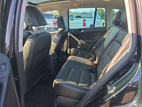 Used 2016 Volkswagen Tiguan SEL AWD/4WD image 16