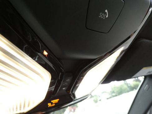 Used 2019 BMW 530i w/ Convenience Package image 70