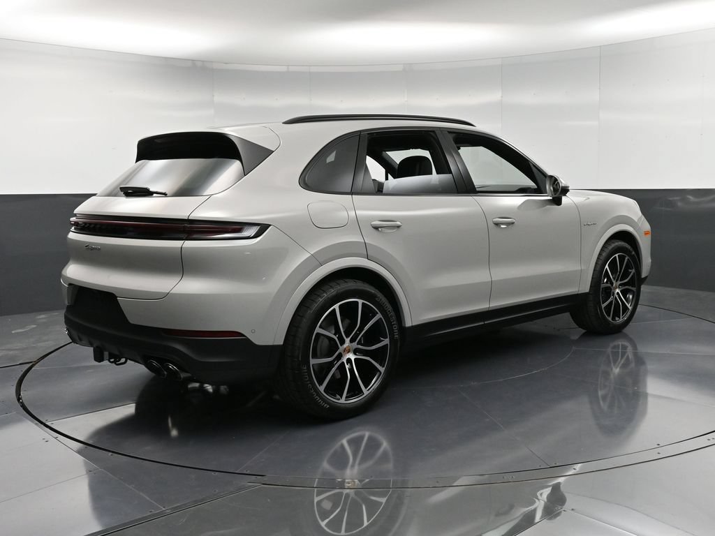 Certified 2026 Porsche Cayenne E-Hybrid AWD/4WD image 8