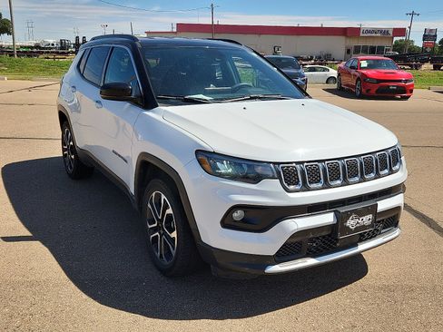 Used 2023 Jeep Compass Limited image 6