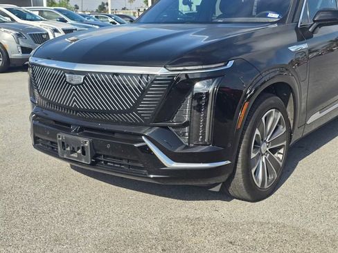 Used 2026 Cadillac Vistiq Luxury image 10